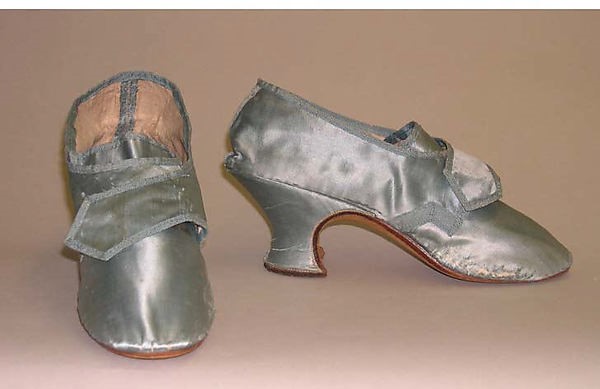 The Longest Living Fashion Statement: The Women’s Pump
